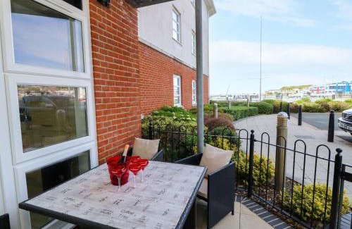 Cowes Apartment | Marina View