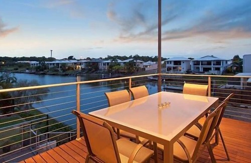 Bayview House | Marina Views Townhouse