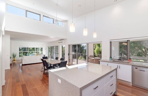 Port Fairy House | Mariner House - Central & Modern Sensation - ideal for a family and couples alike.