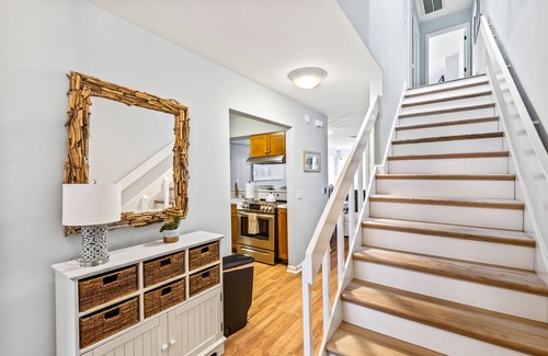 Isle of Palms Apartment | Mariner's Walk 10F - Charming Oceanview! Pool!