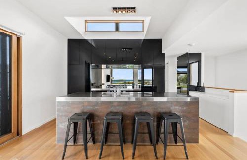 Ocean Grove Apartment | Mariners Retreat Unrivalled Ocean and River Views
