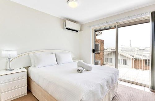 Mooloolaba Apartment | Marj04- Holiday in Mooloolaba