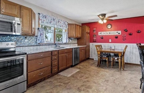 Santa Fe House | Mark Twain Lake house with 20 acres of privacy & minutes from MTL boat ramps.