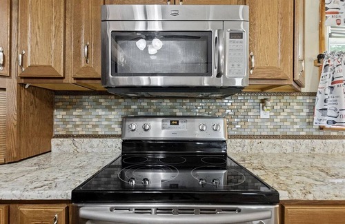 Santa Fe House | Mark Twain Lake house with 20 acres of privacy & minutes from MTL boat ramps.