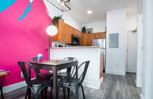 Village North Apartment | Market Pavilion #326 `Après`