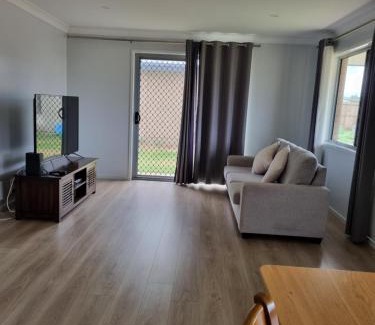 Kingaroy Villa | Markwell 2Bed 2Ensuite Villas Kingaroy