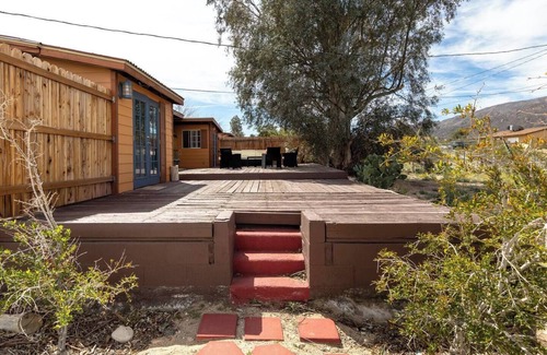 Twentynine Palms House | "Marmalade Skies" charming Desert Retreat, with AC, WiFi