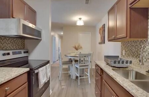 Greensboro Apartment | Maro's World - Hornaday