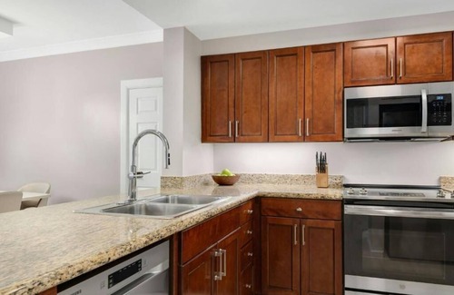 Central Beach Resort | Marriott's Beach Place Towers - 2 BR Villa available Dec.20th-27th 2025