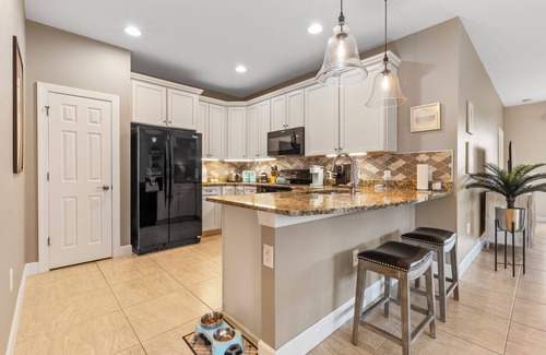 Palmer Ranch House | Marshe Point Retreat - 2 Beds, Tennis and Pool by Gulfcoast Holiday Homes!
