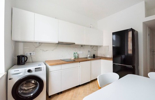 Srodmiescie Południowe Apartment | Marszałkowska White & Black Apartment