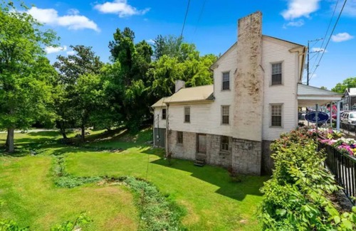 Dandridge House | Martha's GuestHouse - Historic Downtown Dandridge! Ripleys Attraction Discounts