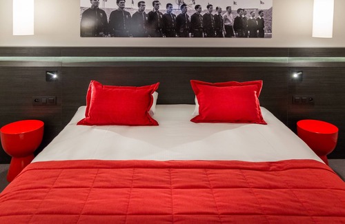 Tubize Hotel | Martin's Red