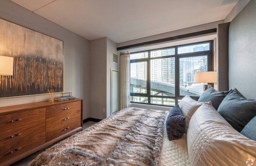 Dudley - Brunswick King Apartment | Marvelous 2-bedroom apartment in Boston with WiFi
