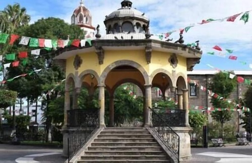 Guadalajara Municipality House | Marvelous 4-bedroom house in Tlaquepaque, Guadalajara next Forum Mall