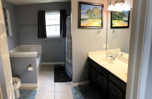 Port Matilda House | MARVELOUS 5Br 3.5 Bath house - Big Groups! 10min to PSU, Football/Graduation!