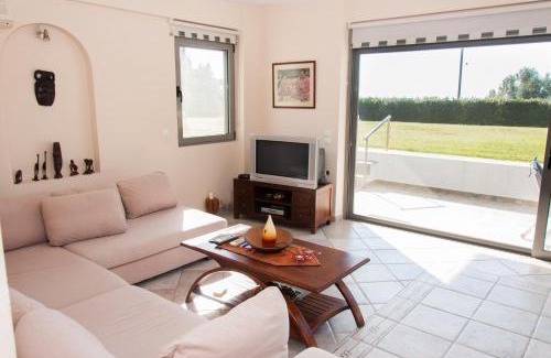 Skaloma House | Marvelous house by the sea