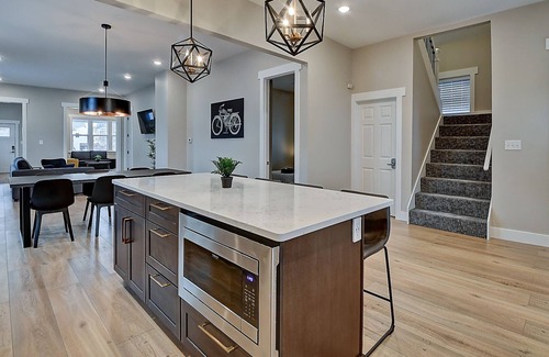 Holy Cross House | Marvelous Marlowe | Skyline Views! Pet Friendly, 3 bed / 2.5 bath