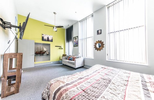 Downtown St. Louis Apartment | MARVELOUS - Team House