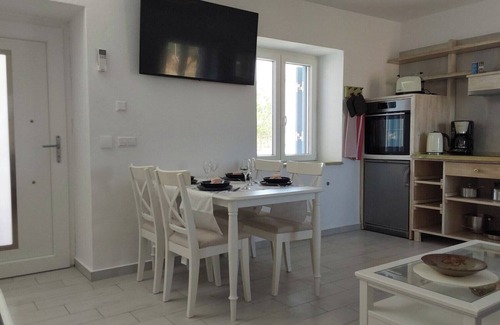 Zefiria House | Marven´s Apartment