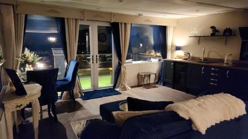 Musselburgh Ski Chalet | Mary Queen of Scott's Lodge