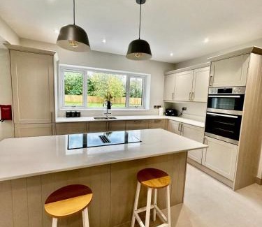 Frampton Apartment | Marzion House with Hot Tub