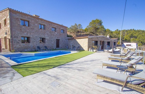 Rubio Villa | Masía con Piscina Privada Aislada en Plena Naturaleza a 1 Hora de Barcelona