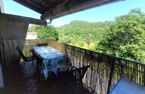 Saint-Sebastien-d'Aigrefeuille Apartment | Mas Anahata - In the heart of nature, Apartment Le nid des hirondelles