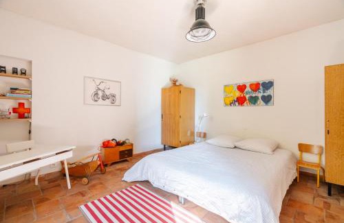 Cabannes Bed & Breakfast | Mas carita