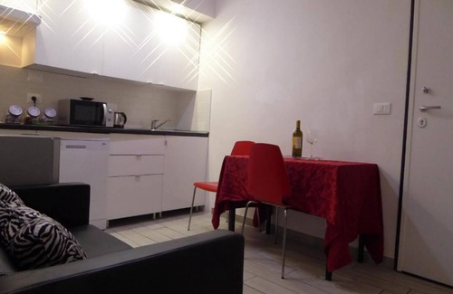 Historic Center Apartment | Mascarella House Bologna