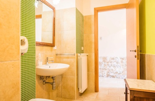 Agnone Bed & Breakfast | Masseria Acquasalsa Agnone Masseria in stone Apartment Rosa