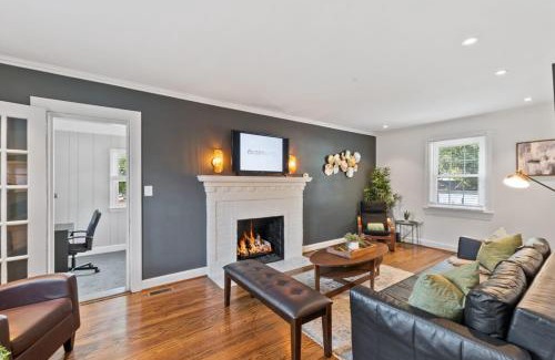 Potomac West House | Massive 5BR Historic CozySuites House