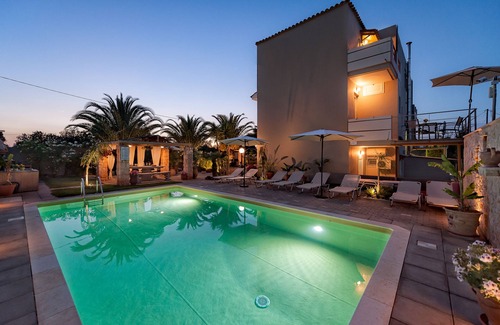 Kalathas Villa | Massive Luxury Villa*private heated pool*Perfect 4 large groups up to 16 guests