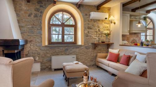 Pomarance Villa | Masso delle Fanciulle 14, Emma Villas