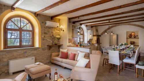 Pomarance Villa | Masso delle Fanciulle 14, Emma Villas