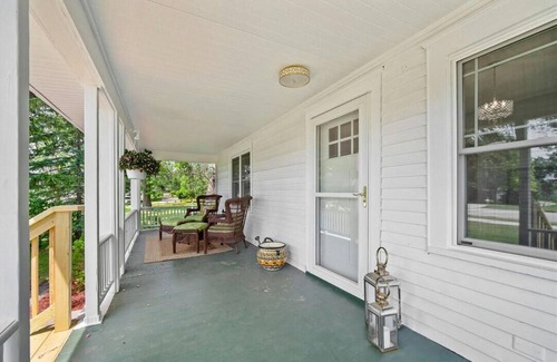 West Des Moines House | Master BR 3/4-BA walk-in closet in an elegant spacious home in West Des Moines