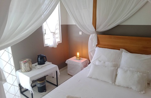 Marigot Bed & Breakfast | Master suite + breakfast