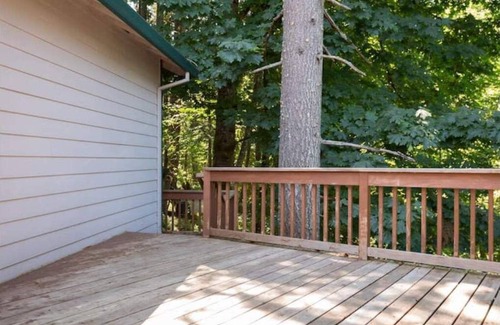 Carver Apartment | Master Suite Overlooking Clackamas River!