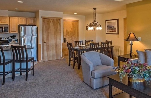 Four O'Clock Resort | Master Unit, Beautiful Luxury Ski in, Ski Out Resort