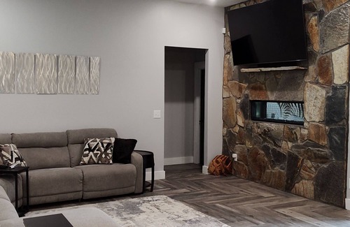 Clarks Hill House | Masters Week Charming 3-bedroom house with fitness room and AC in Clarks Hill.