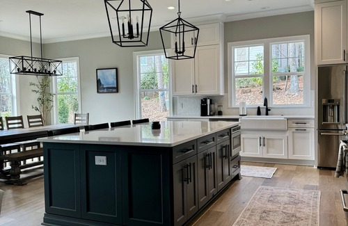 Lake Oconee House | Masters Week & Monthly Rentals - New Home in Reynolds next to Marina Cove