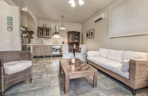 Agios Georgios Villa | Mastrogiannis Villa Dafne