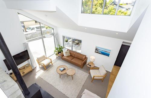 Wanaka House | Matai Cottage and Studio