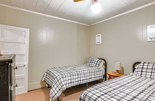 Matewan House | Matewan Vacation Rental Near Devil Anse Trail!