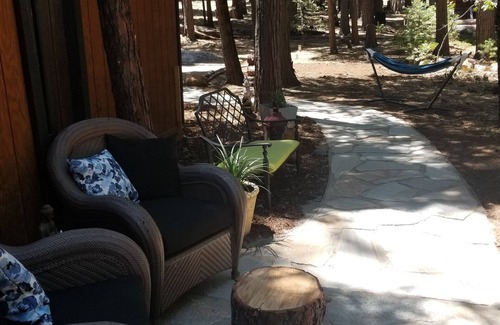 Glencoe Apartment | Maura's She Shed at the Trails End" private studio in the mountains.
