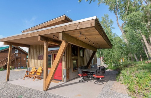 South Fork Cabin | Max's Cabin at Tiny Timbers Resort and Spa!