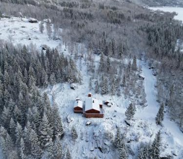 Grovfjord House | Maxi Cabin with Sauna and Jacuzzi