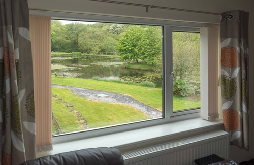 Tavernspite Apartment | MAY COTTAGE - family friendly with stunning lakeside views