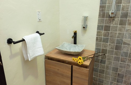 Mazunte Apartment | Maya, Casa NAU, doble matrimonial, cocina, comedor, a 80 metros de playa.