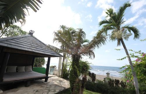 Dencarik Villa | Mayer Villa by Villa Pantai Lovina